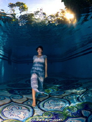 underwater catwalk by Rune Rasmussen 